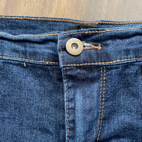 Forever 21 Dark Wash Jean Shorts - Picture 2 of 7